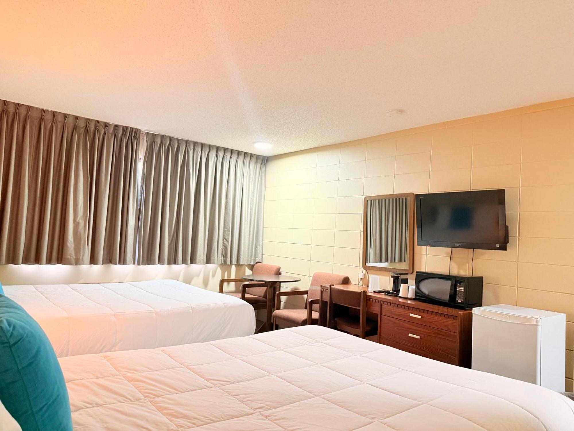 Capri Motor Inn Smithers Kültér fotó