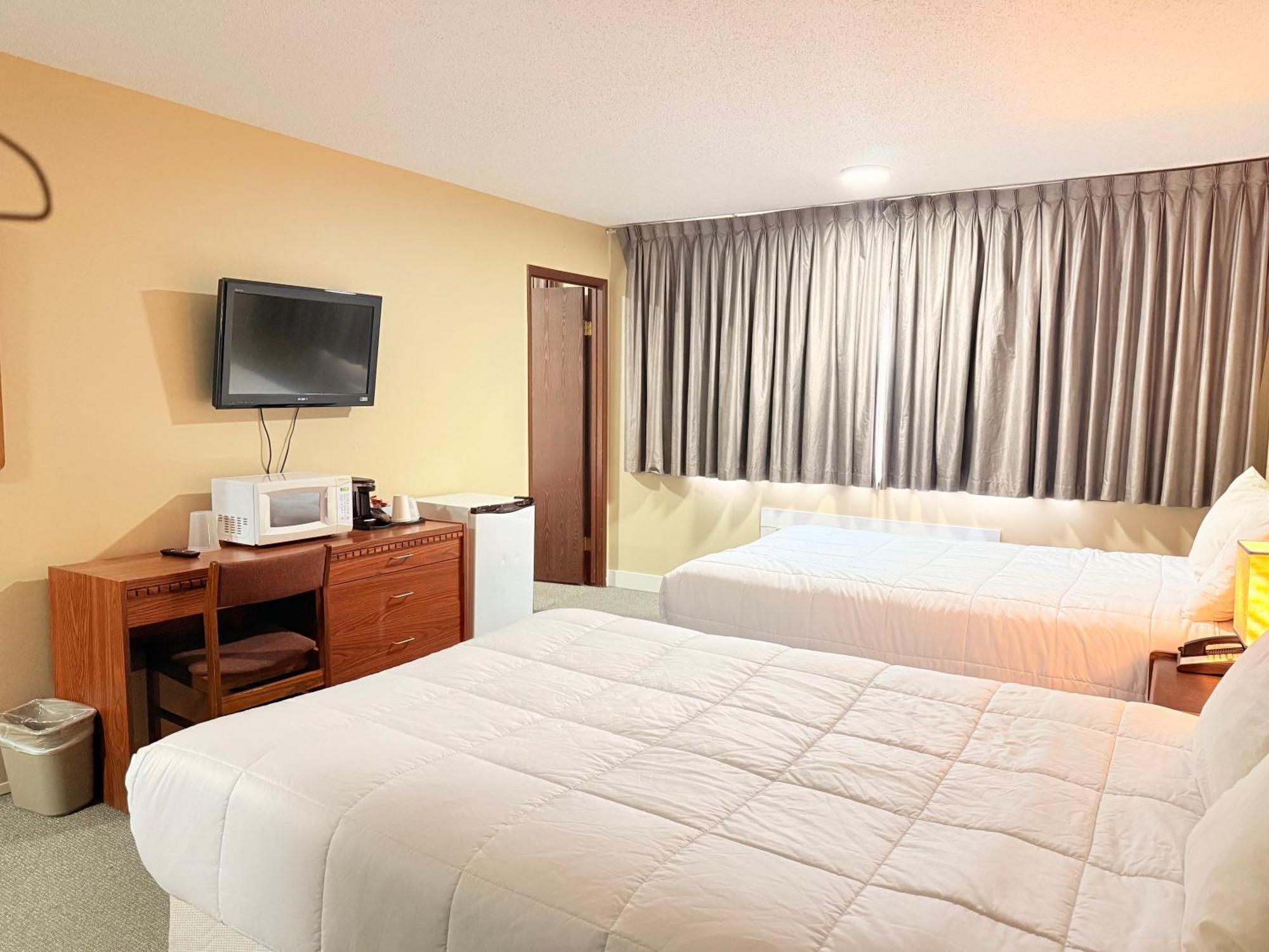 Capri Motor Inn Smithers Kültér fotó