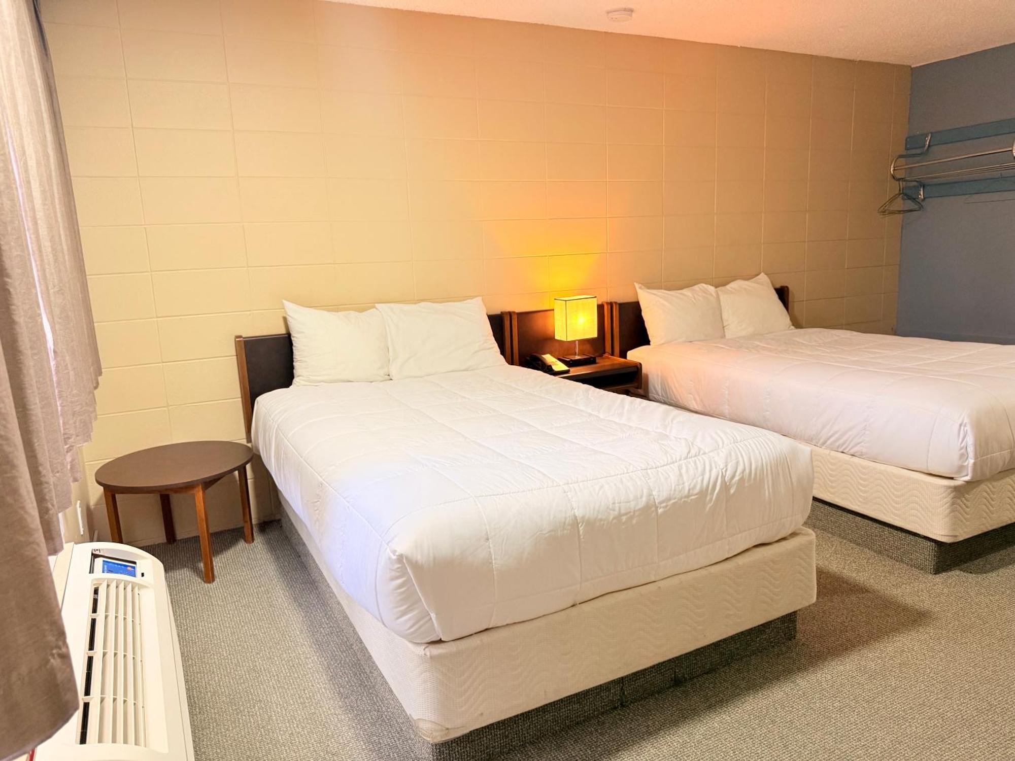 Capri Motor Inn Smithers Kültér fotó
