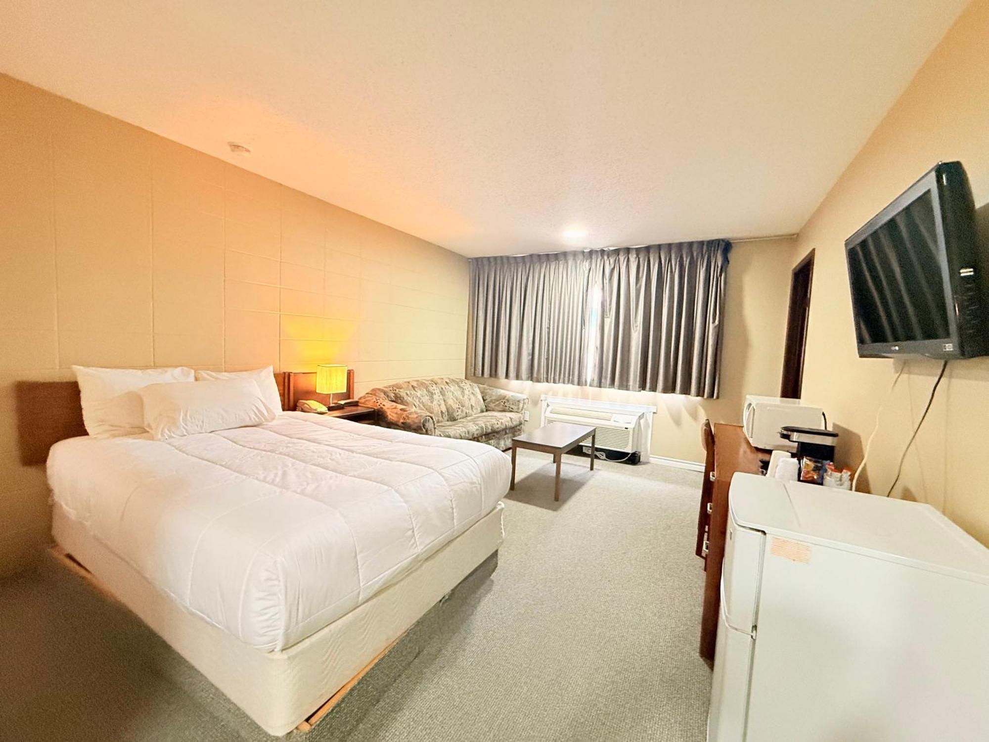 Capri Motor Inn Smithers Kültér fotó