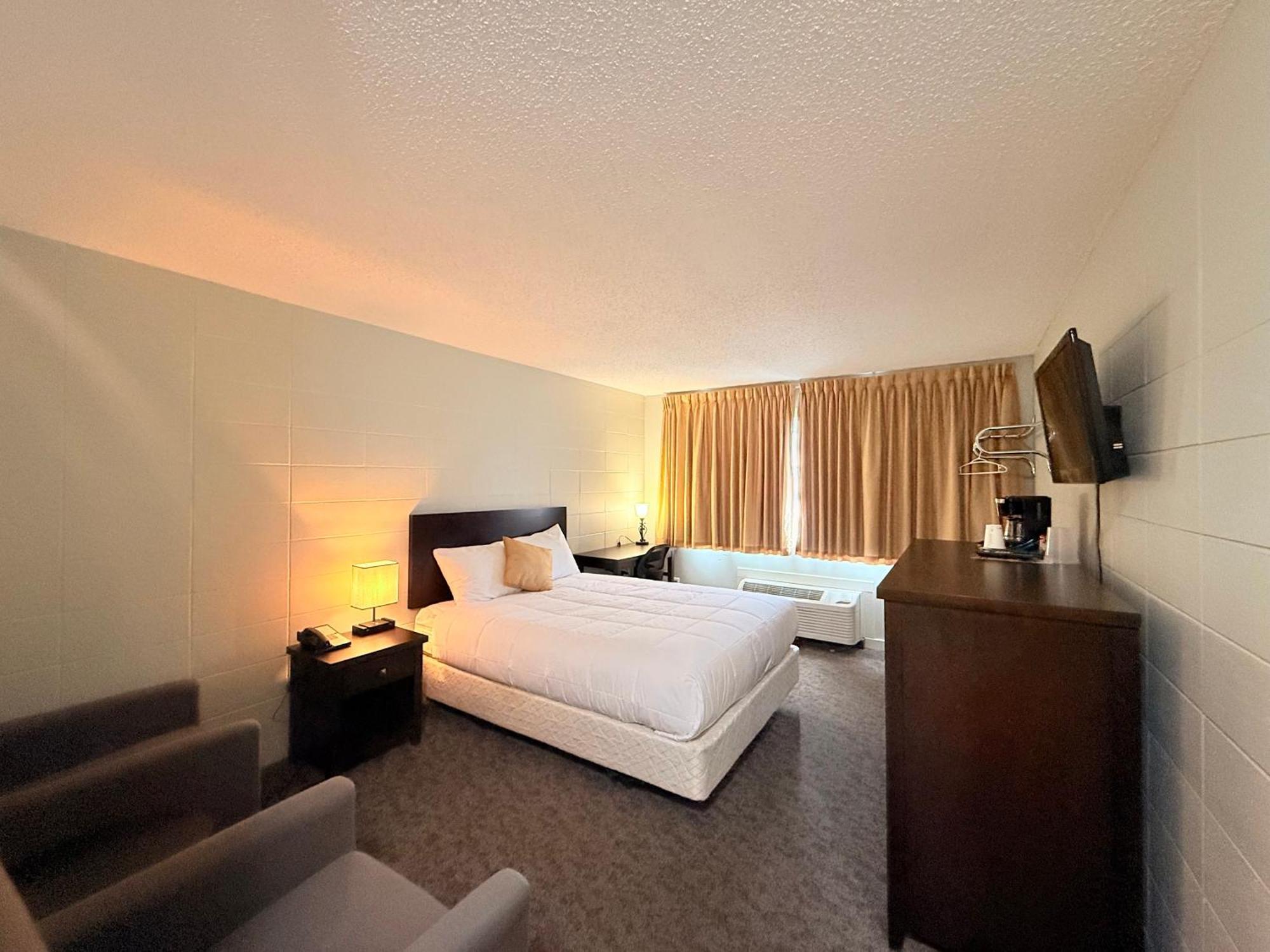 Capri Motor Inn Smithers Kültér fotó